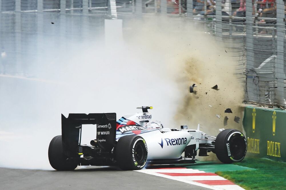 El finlandés Valtteri Bottas, de Williams, se estrelló en su auto, durante la segunda jornada de entrenamientos. JOSÉ MÉNDEZ. EFE