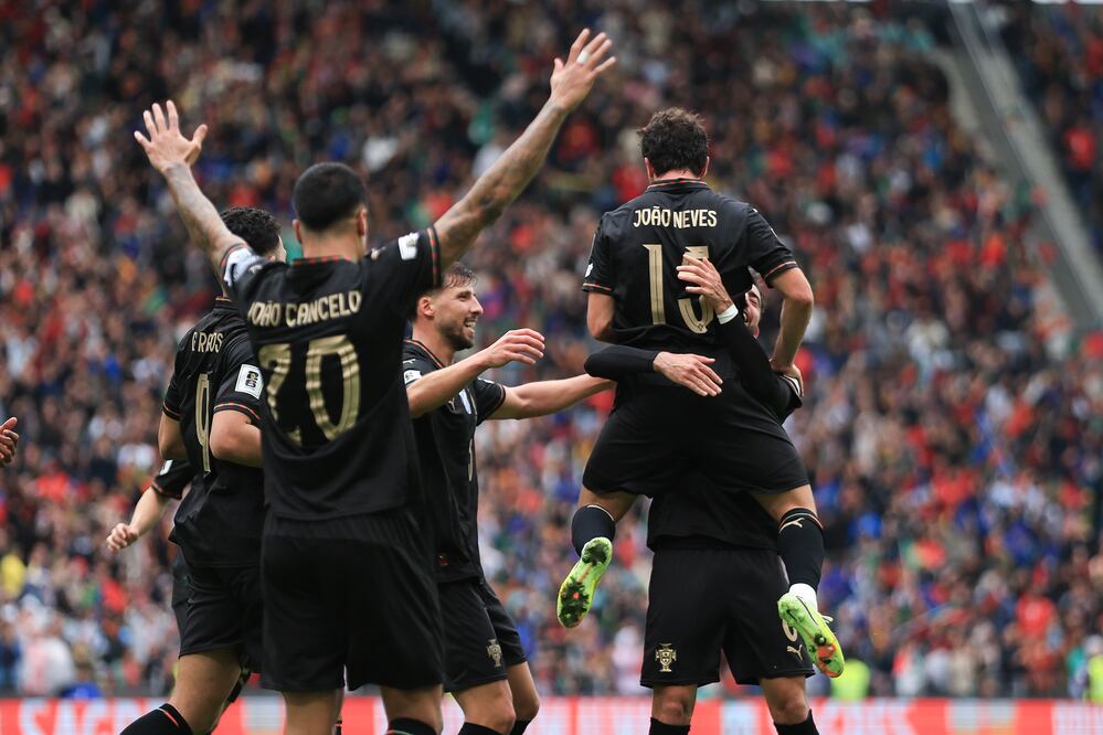 Portugal en festejo de gol, durante las eliminatorias para el Mundial de 2026 - Foto: EFE