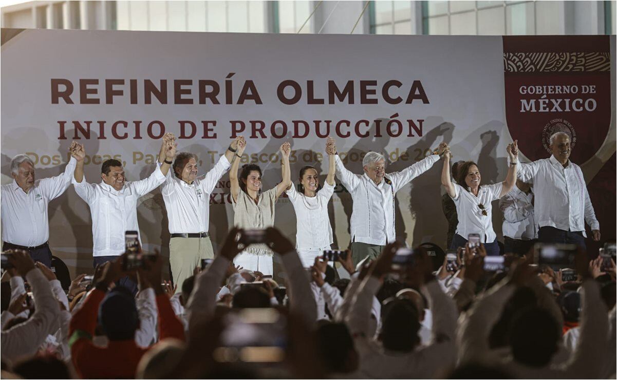 AMLO da banderazo a Dos Bocas; producción inicia con 50% de su capacidad. Foto: Gabriel Pano/EL UNIVERSAL