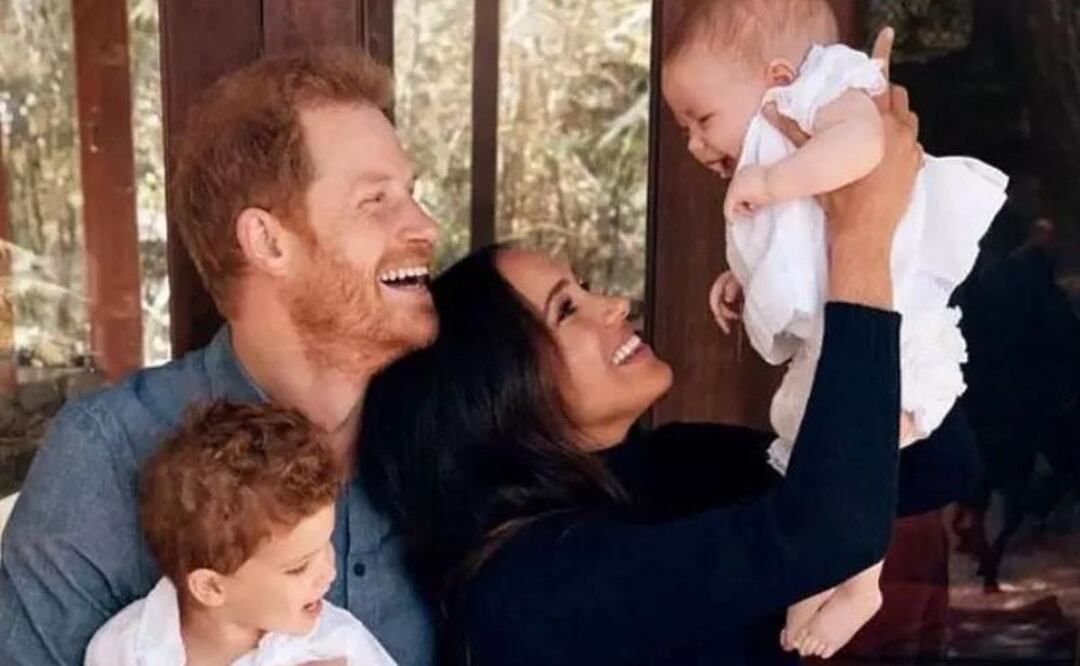 Duques de Sussex y sus hijos. Fuente: Twitter @showmundialshow