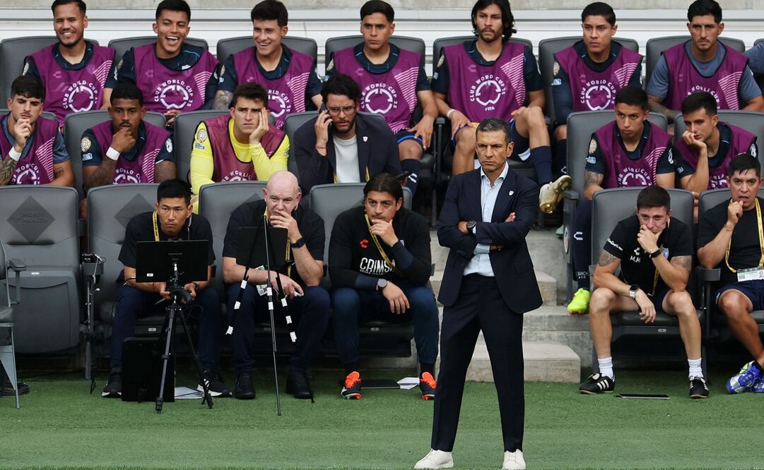 Jaime Lozano con los Tuzos de Pachuca, durante la Fase de Grupos del Mundial de Clubes - Foto: AFP