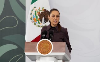 Sheinbaum desmiente hospitalización de AMLO; acusa difusión irresponsable de noticias falsas