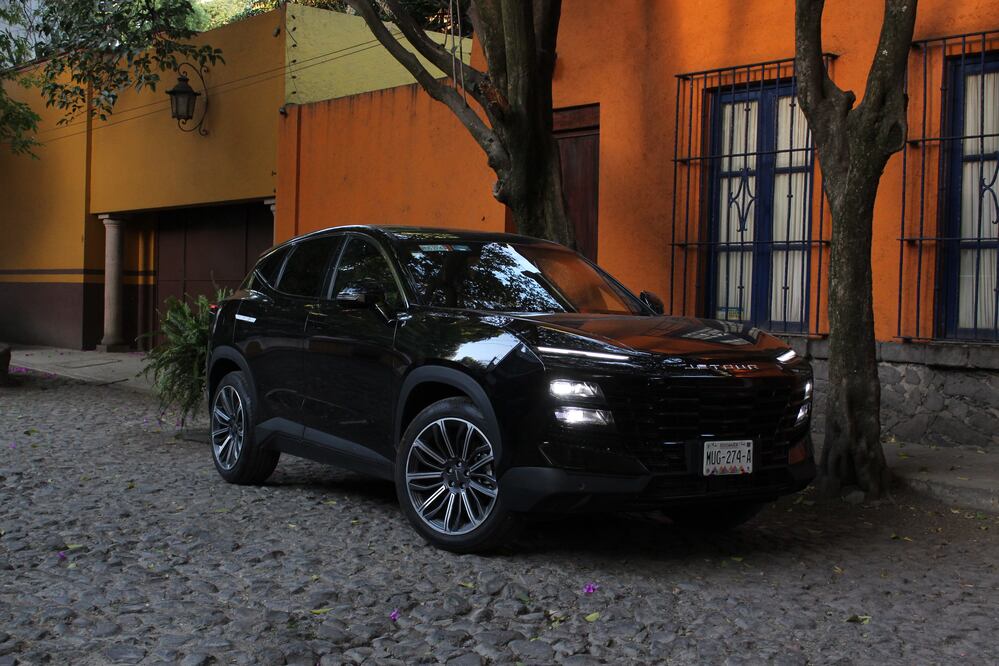 Es el crossover más novedoso de Jetour en México.