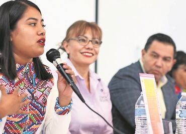 Enseñan a mujeres rarámuris a reconocer la violencia en su idioma