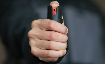 Arrestan a hombre tras ataque con gas pimienta en aeropuerto de Londres