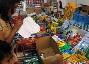 Baja 35% venta de útiles escolares por piratería