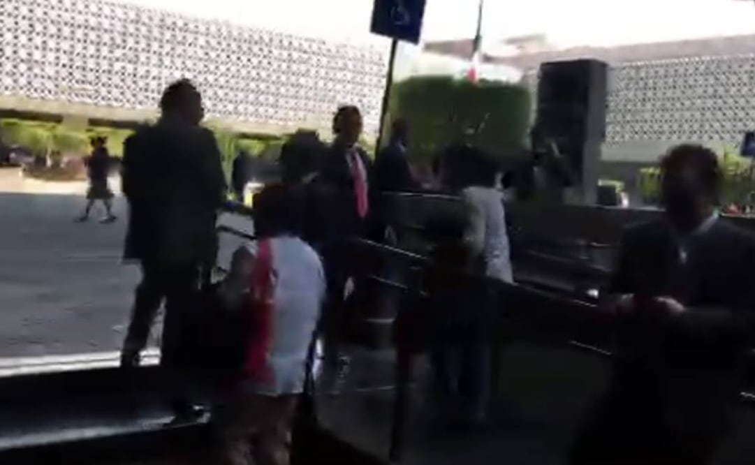 Arne va a San Lázaro; pide explicación sobre bono