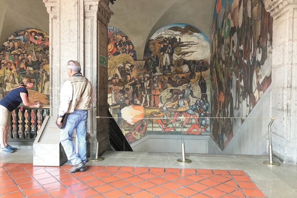 La escalera principal de Palacio Nacional está cerrada al público desde hace una semana. Fotos: ANTONIO DÍAZ. EL UNIVERSAL