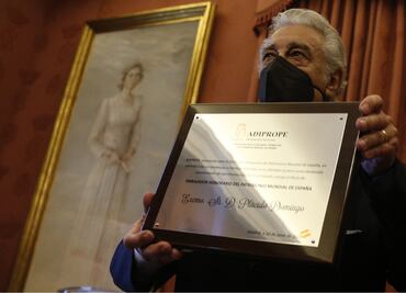 Pese a polémica, Plácido Domingo recibe título honorario en España