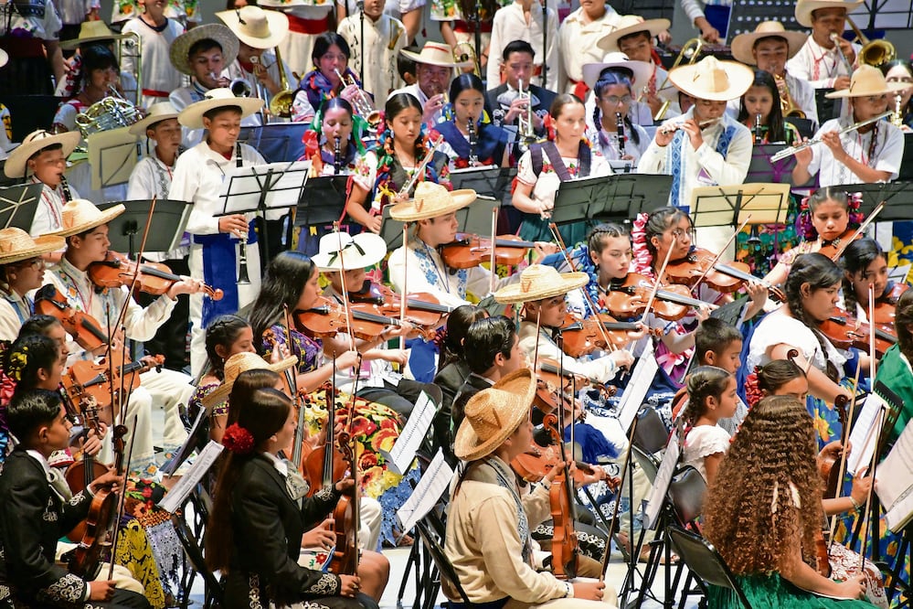 Nunca en México ha dejado de haber programas culturales, sin embargo, el país presenta un gran rezago y desafíos significativos que tienen que ver con el equilibro entre apoyo a las culturas comunitarias y el fomento a las diversas industrias culturales. Fotos: secretaría de cultura