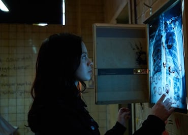 ¿Qué ver?: En "Control Z" buscan borrar la identidad de un asesino