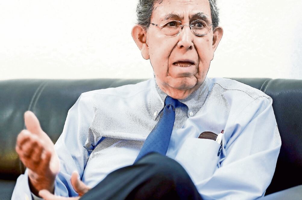 Cuauhtémoc Cárdenas asegura que quienes aspiran a ocupar la Presidencia deben explicar “si las Fuerzas Armadas dejarán de realizar tareas policiacas”. (FOTO: ARCHIVO EL UNIVERSAL)