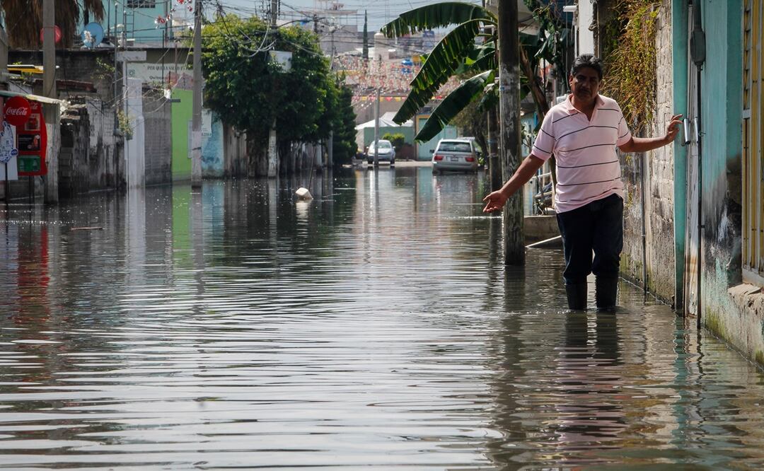 Luego de que ya había bajado el nivel del agua en las inundaciones de Chalco, vuelve a incrementar después de las lluvias del fin de semana.  Foto: Luis Camacho|El Universal