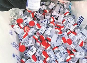 Tripulantes de avión con vacunas Sputnik V falsas evadieron vigilancia y salieron de su hotel: FGR