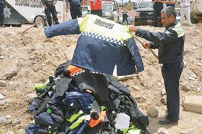 Incineran 300 uniformes de municipales dados de baja