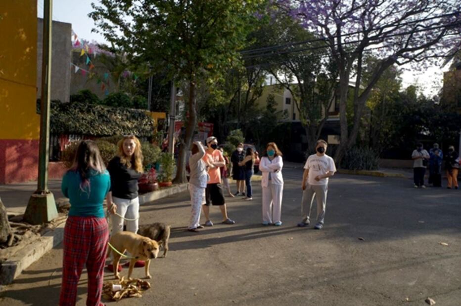 Fotos y video. Alerta sísmica despierta a los capitalinos