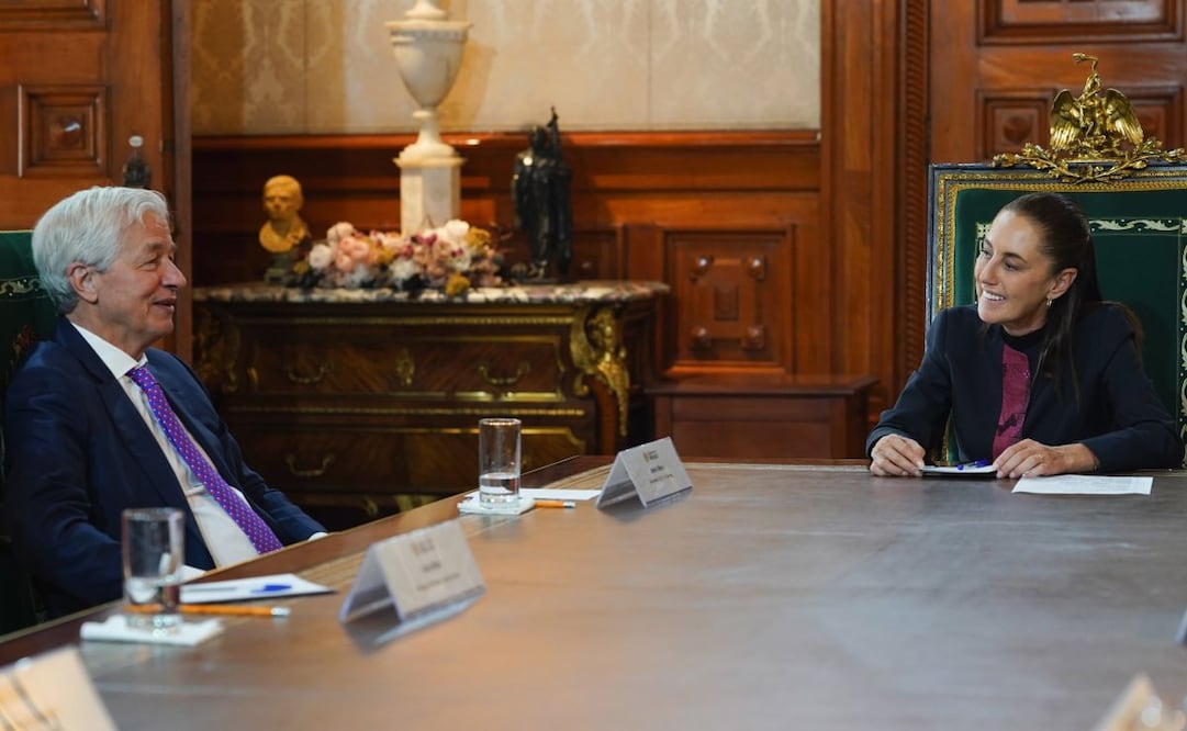 El director general de J.P. Morgan, Jamie Dimon, y la presidenta de México, Claudia Sheinbaum, durante una reunión en Palacio Nacional. Foto: X @Claudiashein