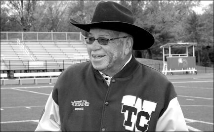 Muere entrenador que inspiró Duelo de Titanes 