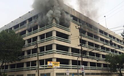 Controlan incendio de automóvil en la PGJDF