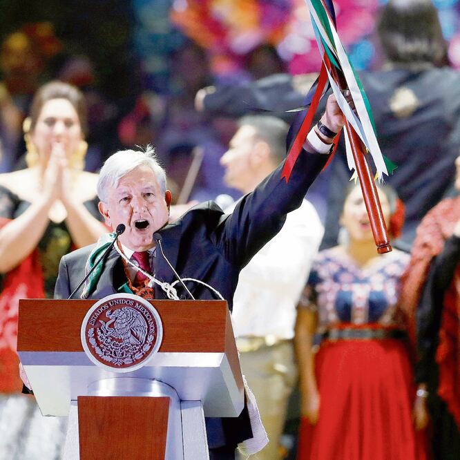 El presidente Andrés Manuel López Obrador cerró su discurso en la Plaza de la Constitución con el grito: “¡Que viva México!”. Edgard Garrido. REUTERS