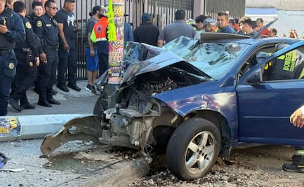 Vehículos chocan sobre Río Churubusco en alcaldía Iztacalco; hay 2 personas lesionadas 