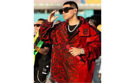 Critican look de Eduin Caz, de Grupo Firme, de 2 millones de pesos