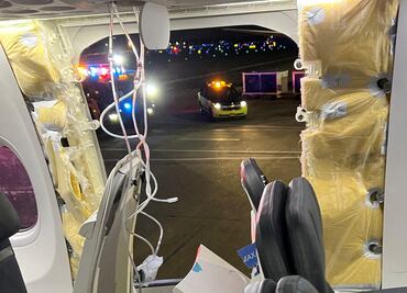 Alaska Airlines halla componentes sueltos en aviones Boeing 737 Max 9 tras incidente aéreo