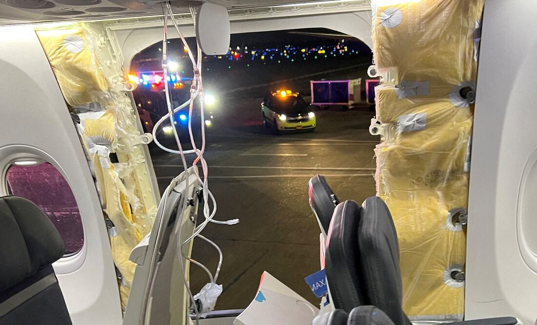 Tras el incidente, la FAA ordenó inmovilizar de inmediato todos los 737 Max 9 con la misma configuración que la del avión de Alaska Airlines para realizar inspecciones.