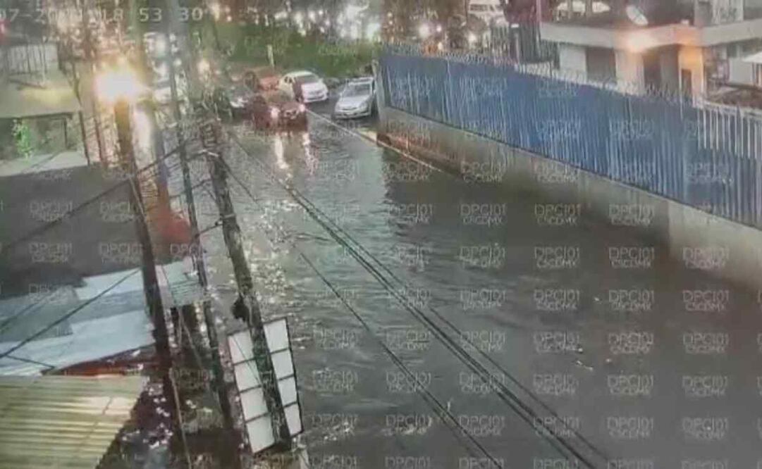 Estas inundaciones se derivan de las fuertes lluvias de este sábado. Foto: Especial