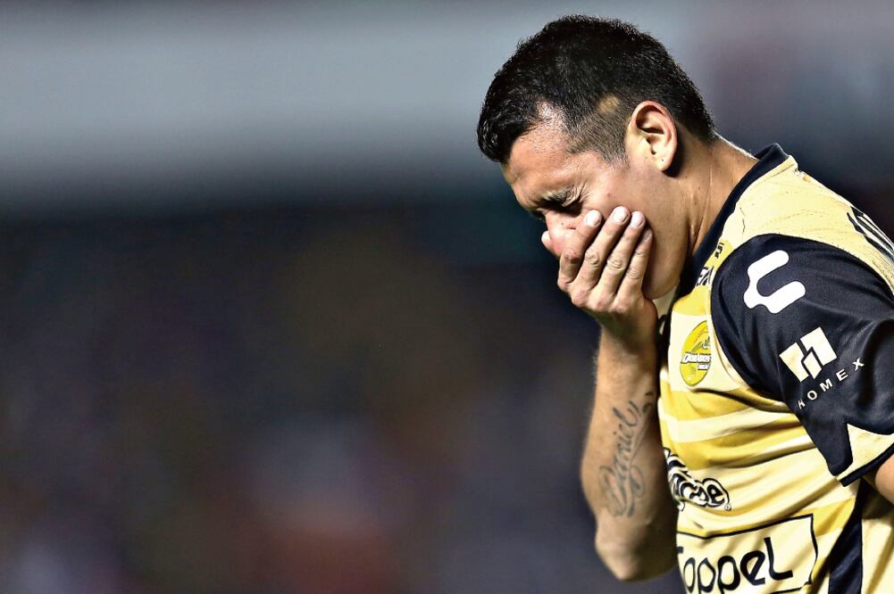 Los jugadores del Sinaloa empiezan a sufrir hasta las lágrimas (SERGIO MEJÍA. IMAGO7)