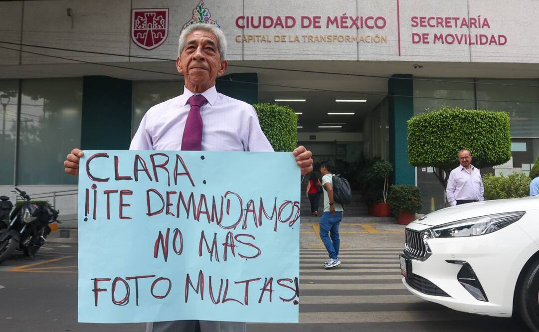 Taxistas se reúnen con Semovi por inconformidades con fotomultas (10/06/2025). Foto: Axel Sánchez / EL UNIVERSAL