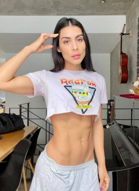 María León impacta con foto de su abdomen de acero