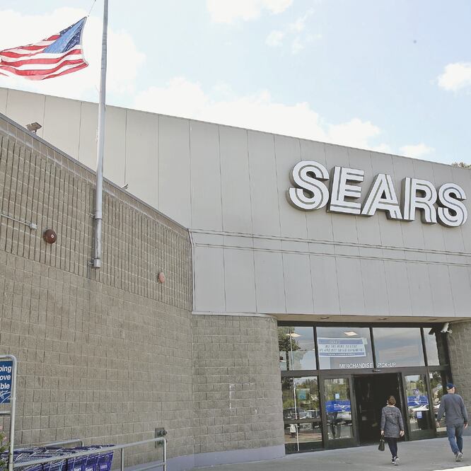 Sears, cadena de grandes almacenes con 125 años de antigüedad en Estados Unidos, solicitó a autoridades de ese país la declaración de bancarrota después de una década de caídas de los ingresos y cientos de cierres de tiendas. (AFP)