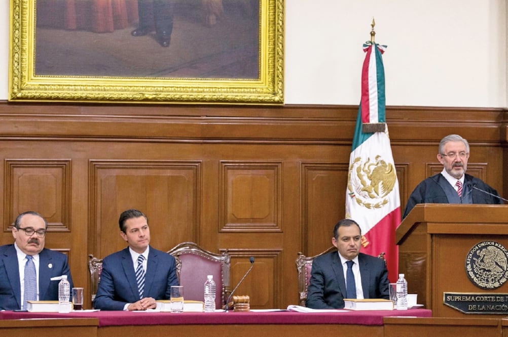 Jorge Carlos Ramírez Marín, presidente de la Cámara de Diputados; Enrique Peña Nieto, titular del Poder Ejecutivo federal, y Ernesto Cordero Arroyo (PRESIDENCIA)