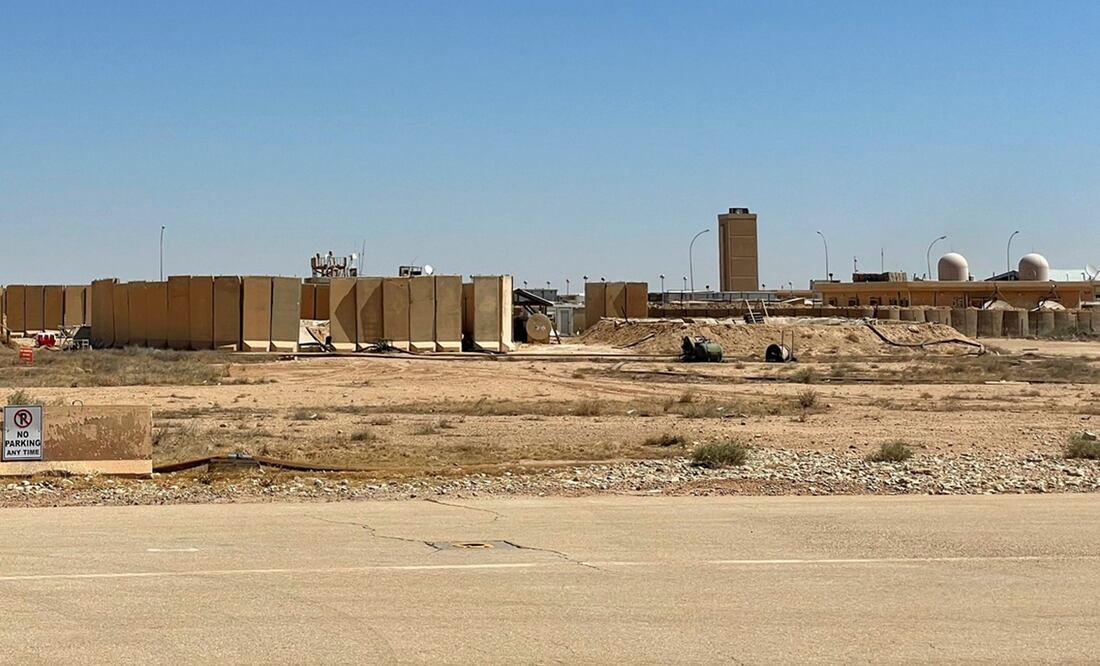 La base aérea de Ain al-Assad alberga a fuerzas estadounidenses en Irak. Este lunes se lanzaron cohetes contra la base iraquí días después de que un ataque estadounidense matara a cuatro combatientes iraquíes pro-Irán, y en medio de temores de una escalada regional. Foto: Ayman HENNA / AFP