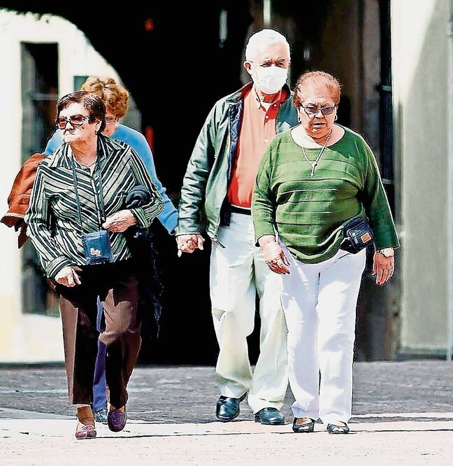 Reconocen que dos características atractivas de dar créditos a jubilados es que evitan el endeudamiento y se les puede cobrar directamente de su cuenta (CORTESÍA)