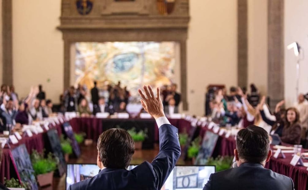 El secretario de la SEP. hizo un llamado para "hacer equipo por una educación con menos pantallas y más convivencia de las niñas, niños, adolescentes y jóvenes". (18/09/2026). Foto X @mario_delgado