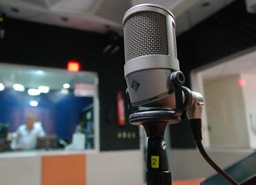 MVS adquiere 97.7 FM de Radio Centro; se convertirá en estación grupera