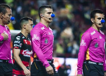 Árbitros inútiles y títeres del VAR