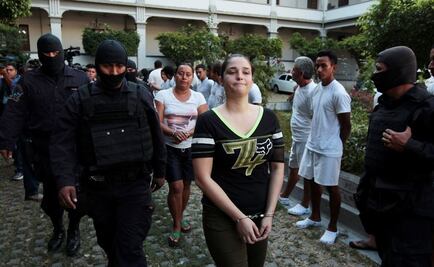 Detienen a presentadora en El Salvador por nexos con cárteles mexicanos