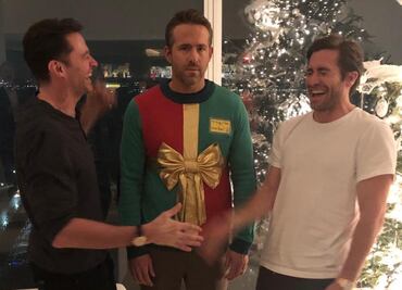 Ryan Reynolds es víctima de una broma navideña “de estilo” de Hugh Jackman y Jake Gyllenhaal