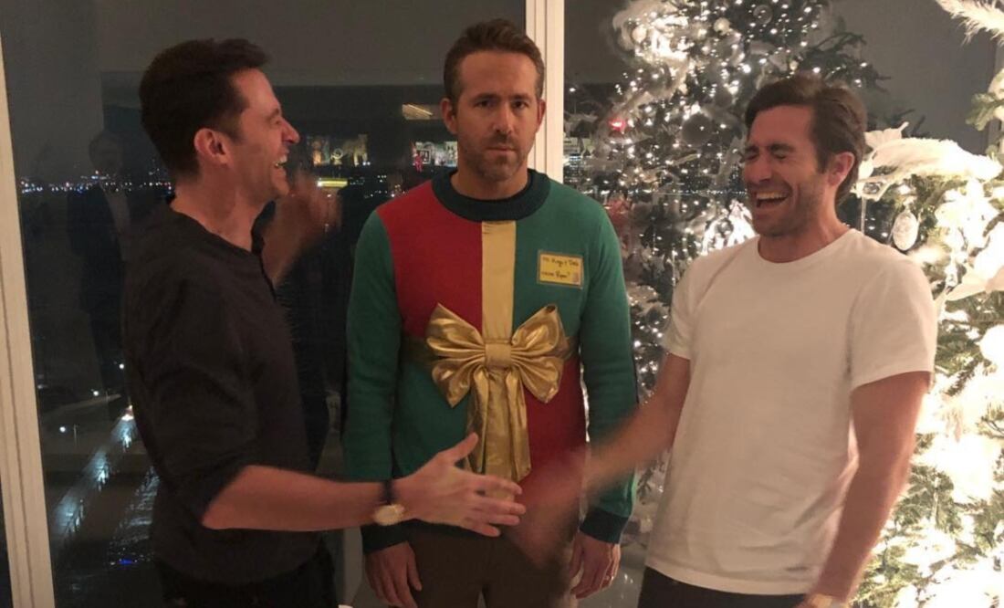 El actor se muestra serio mientras sus amigos se ríen por la broma que le jugaron. Foto: Instagram vancityreynolds