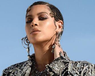 El vestido de Beyoncé que trae de regreso los escotes pronunciados