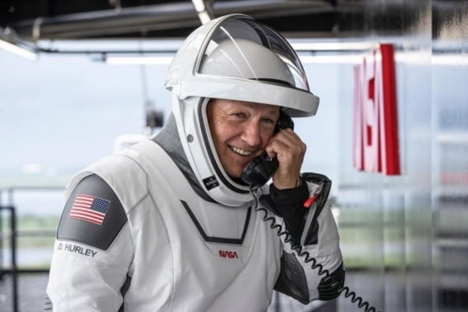 Conoce al mexicano que diseñó los trajes para los astronautas del Crew Dragon