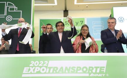 Barbosa anuncia modernización del transporte público en Puebla 