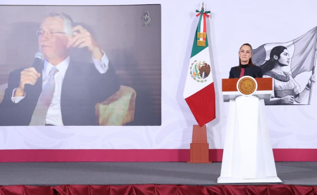 Presidenta Claudia Sheinbaum exhibe al empresario Ricardo Salinas Pliego durante su conferencia de prensa este martes 9 de junio del 2026 en Palacio Nacional. Foto: Karla Guerrero / EL UNIVERSAL