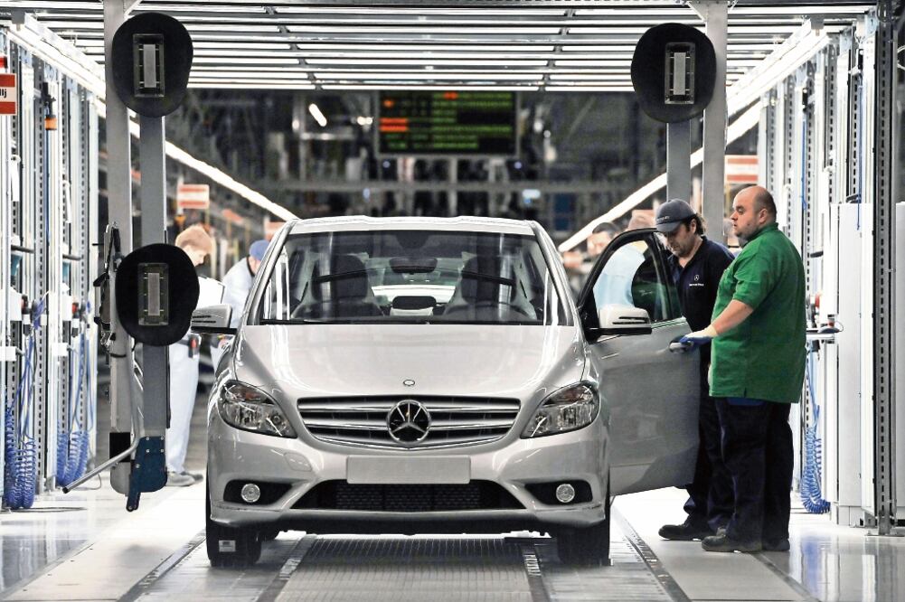 La industria automotriz mexicana proyecta que se fabricarán 4 millones 150 mil vehículos en el país para este año (ARCHIVO EL UNIVERSAL)