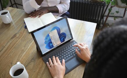 Microsoft destrona a Apple como la empresa más valiosa del mundo; valor se sitúa en 2.6 billones de dólares