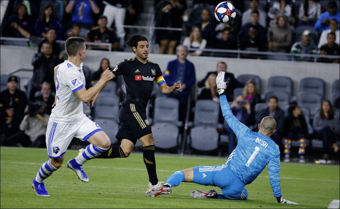 Vela consolidó su posición de líder goleador. Foto: AP