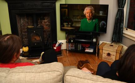 Reina Isabel II pide a los británicos estar unidos para superar la pandemia del Covid-19